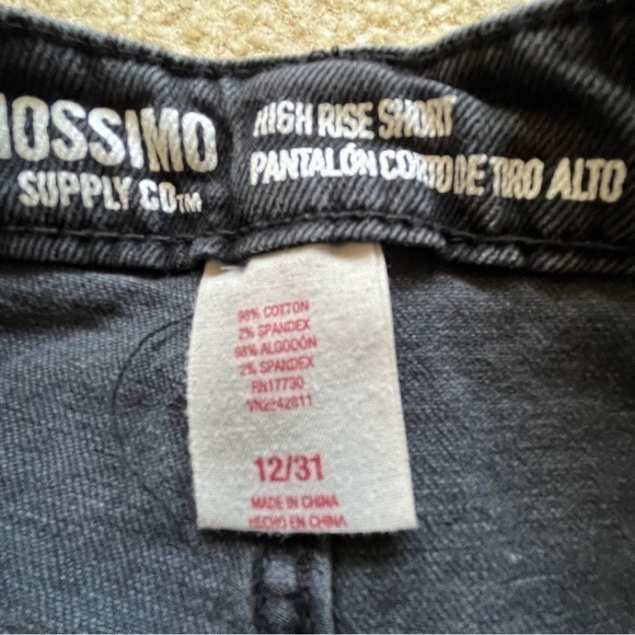 Mossimo High Rise Denim Shorts Size 12/31 Black Distressed Frayed 5 Pockets - Picture 2 of 4